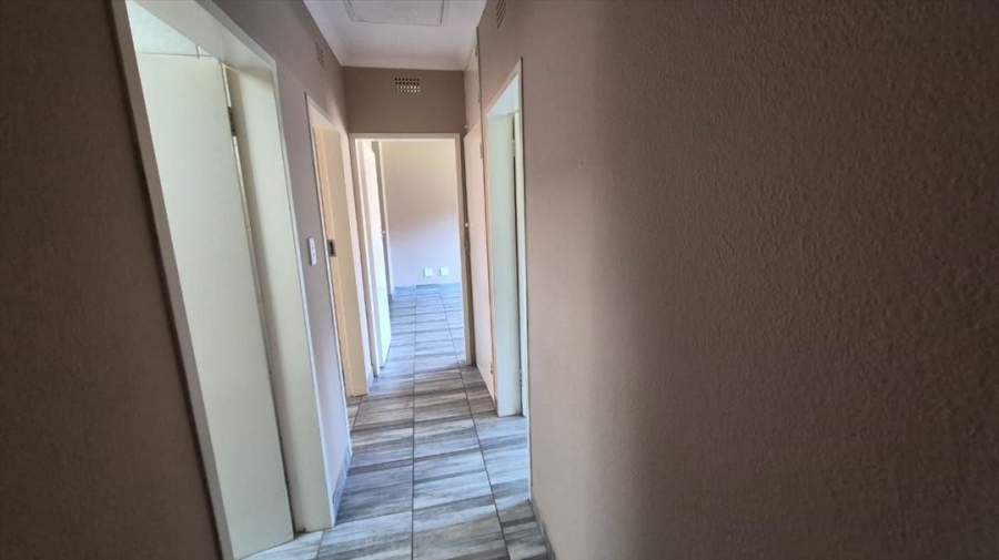 3 Bedroom Property for Sale in Birchleigh Gauteng