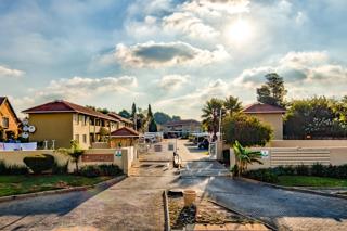 2 Bedroom Property for Sale in Glen Marais Gauteng