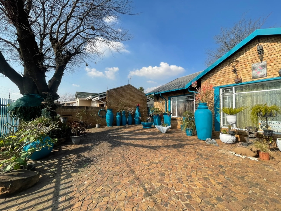 2 Bedroom Property for Sale in Brakpan Central Gauteng