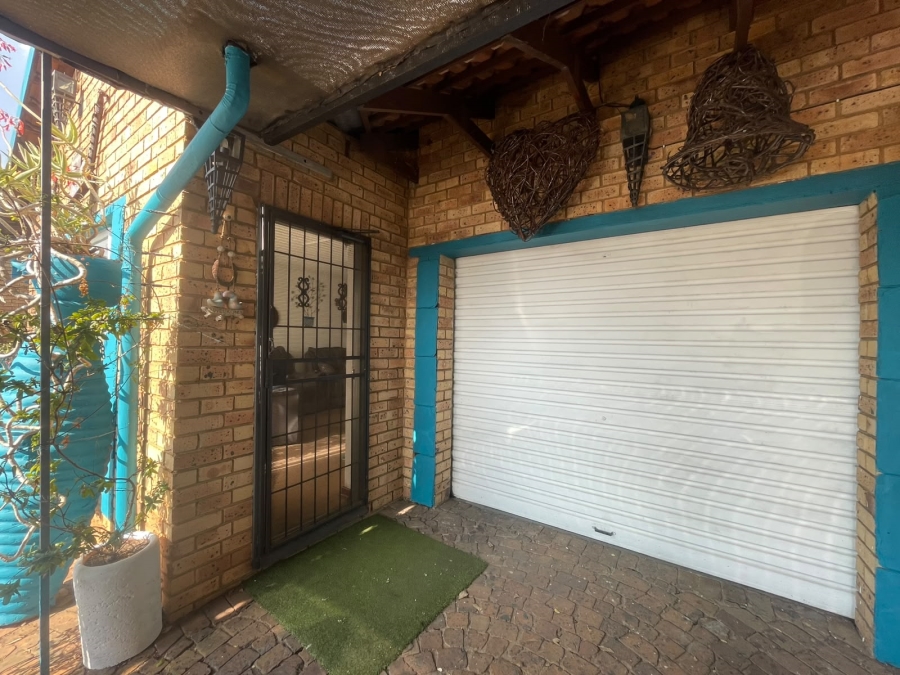 2 Bedroom Property for Sale in Brakpan Central Gauteng
