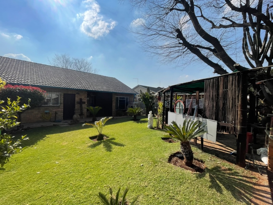 2 Bedroom Property for Sale in Brakpan Central Gauteng
