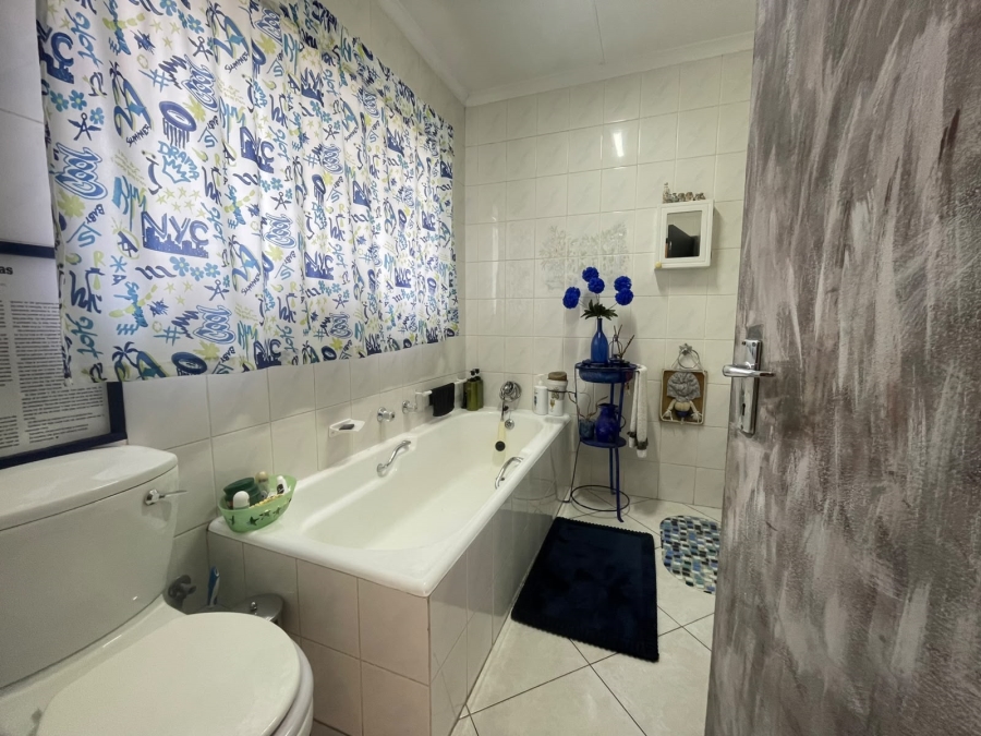 2 Bedroom Property for Sale in Brakpan Central Gauteng