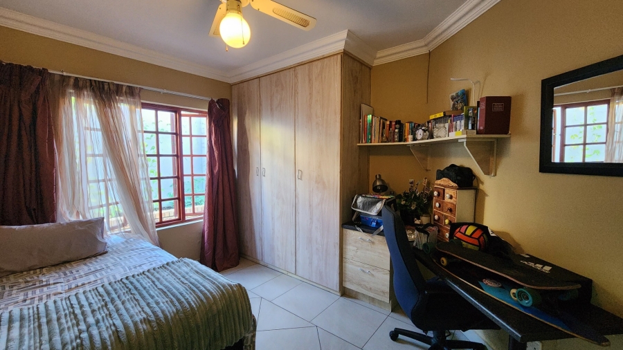 To Let 5 Bedroom Property for Rent in Greenstone Hill Gauteng