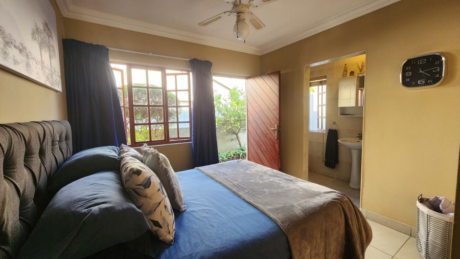 To Let 5 Bedroom Property for Rent in Greenstone Hill Gauteng