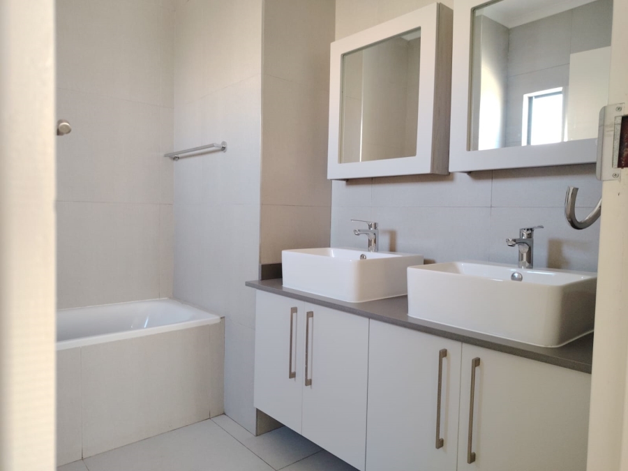 3 Bedroom Property for Sale in Carlswald Gauteng