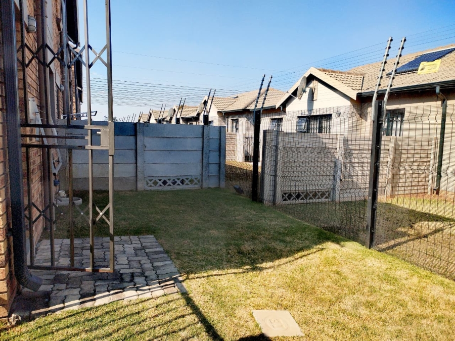 To Let 2 Bedroom Property for Rent in Albertsdal Gauteng