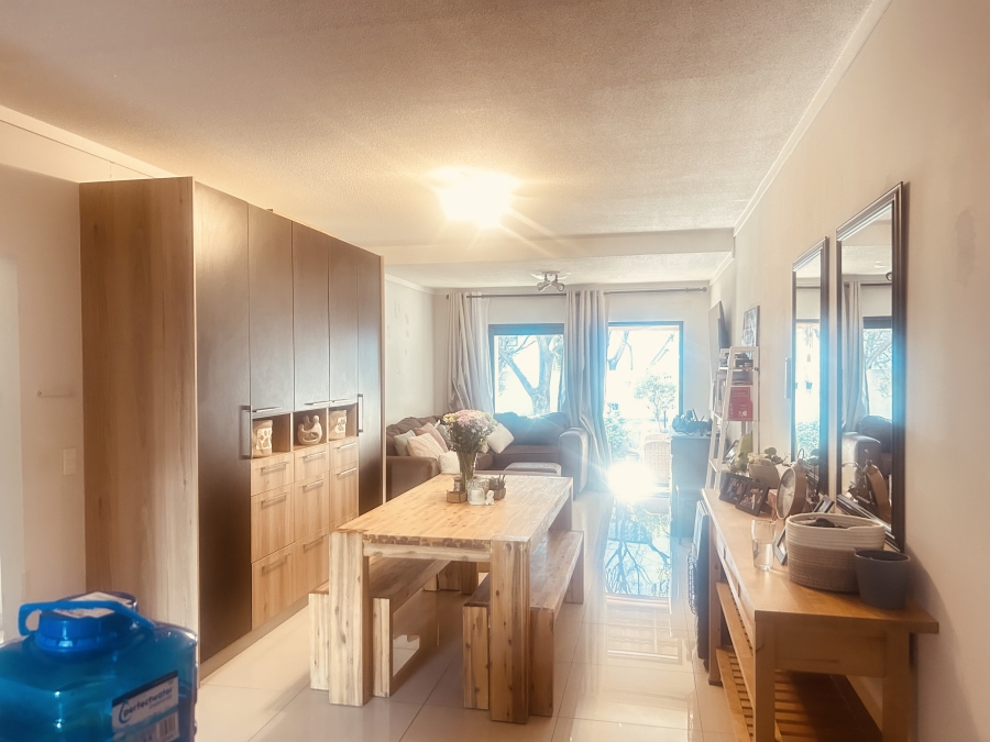 To Let 2 Bedroom Property for Rent in Douglasdale Gauteng