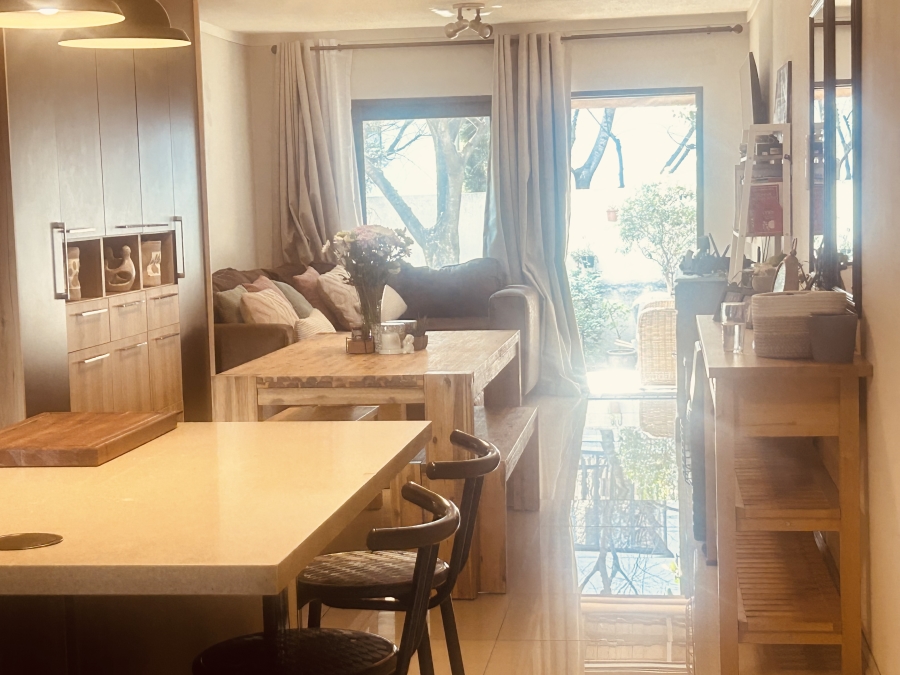 To Let 2 Bedroom Property for Rent in Douglasdale Gauteng