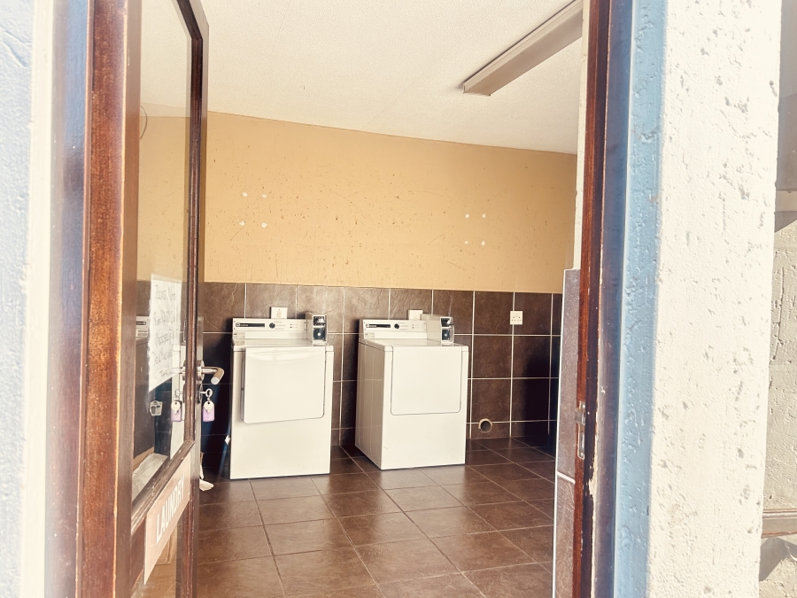 To Let 2 Bedroom Property for Rent in Douglasdale Gauteng