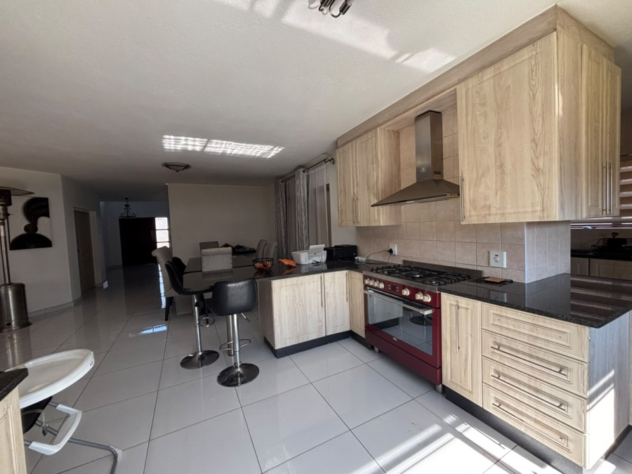 4 Bedroom Property for Sale in Helderwyk Gauteng