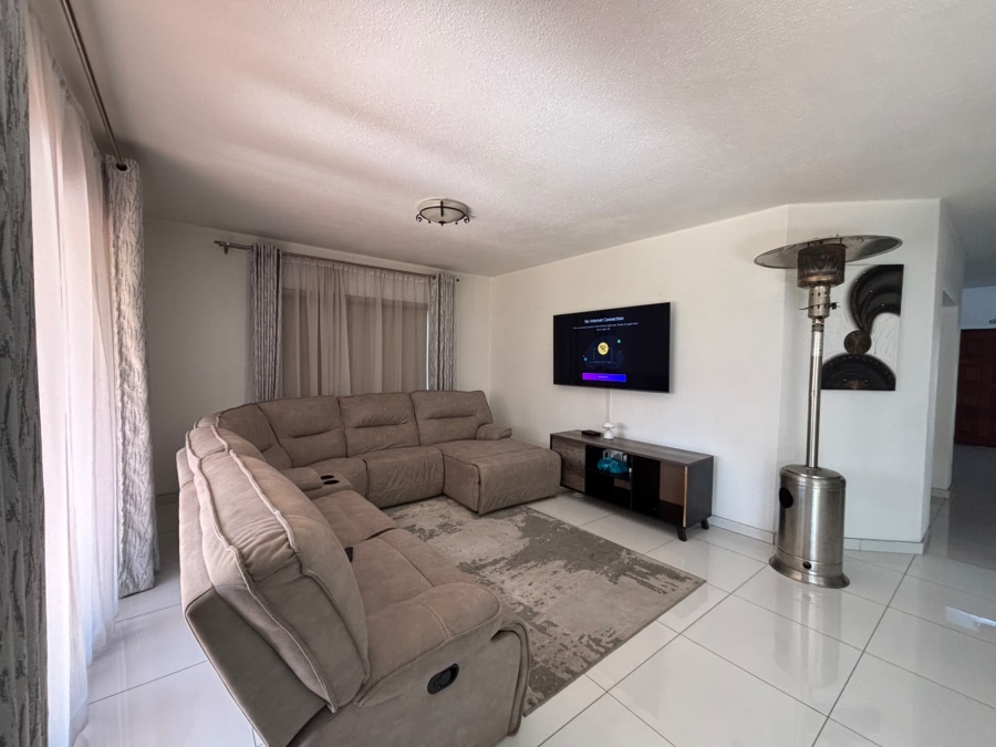4 Bedroom Property for Sale in Helderwyk Gauteng
