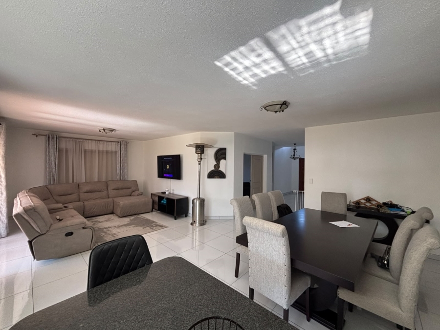 4 Bedroom Property for Sale in Helderwyk Gauteng