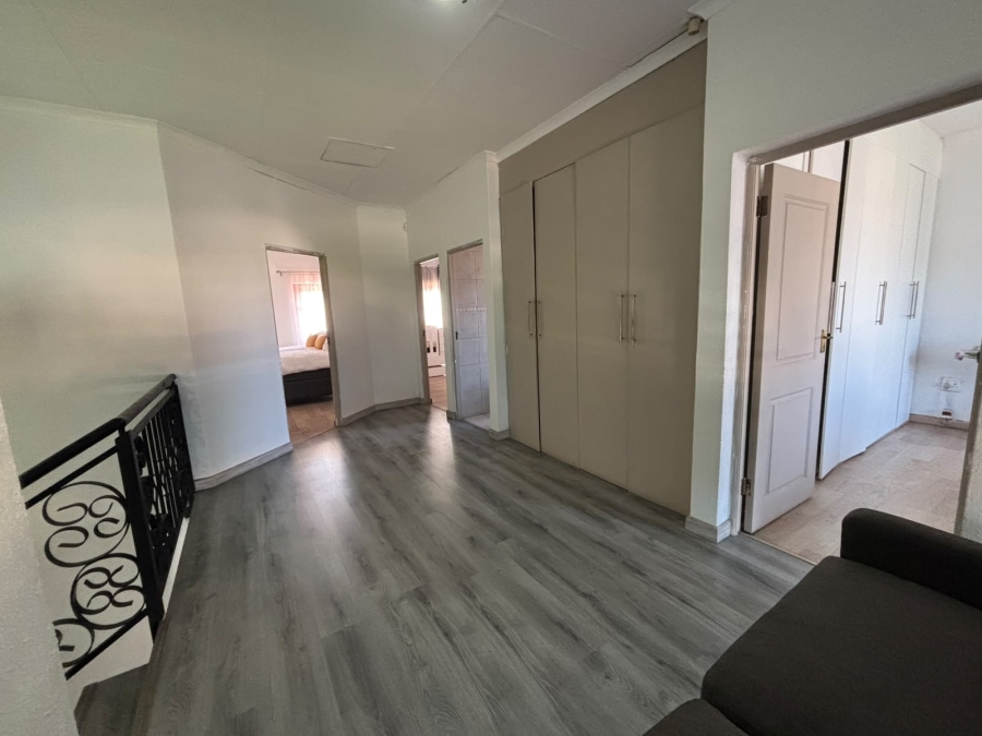 4 Bedroom Property for Sale in Helderwyk Gauteng