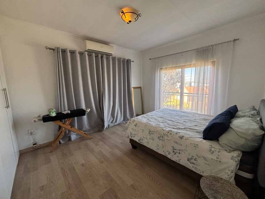 4 Bedroom Property for Sale in Helderwyk Gauteng