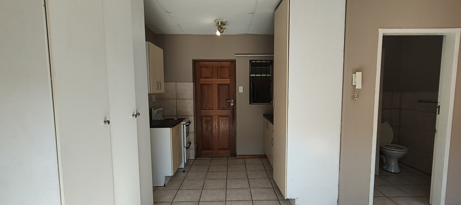 To Let 1 Bedroom Property for Rent in Richmond Gauteng