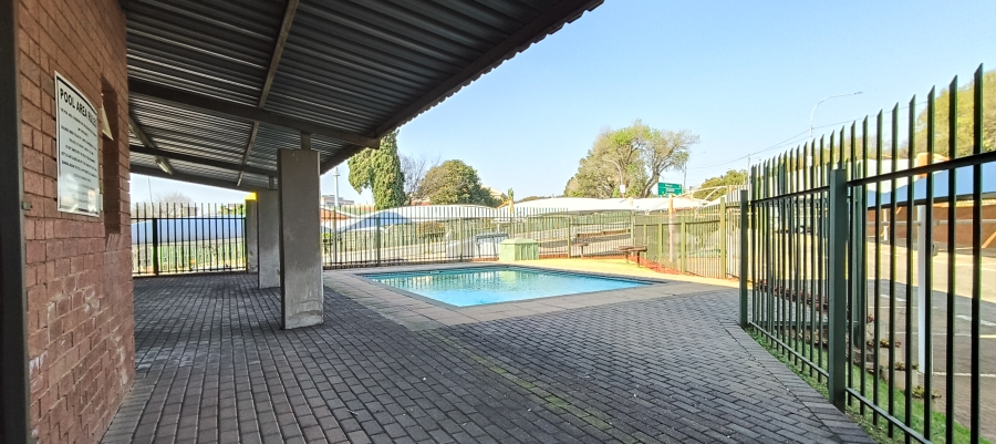 To Let 1 Bedroom Property for Rent in Richmond Gauteng