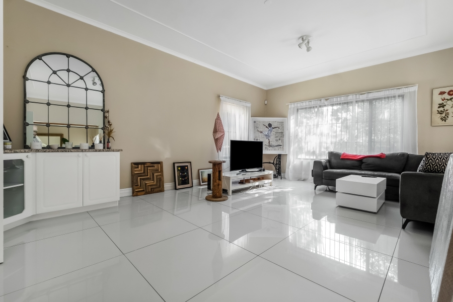 To Let 4 Bedroom Property for Rent in Morningside Ext 40 Gauteng