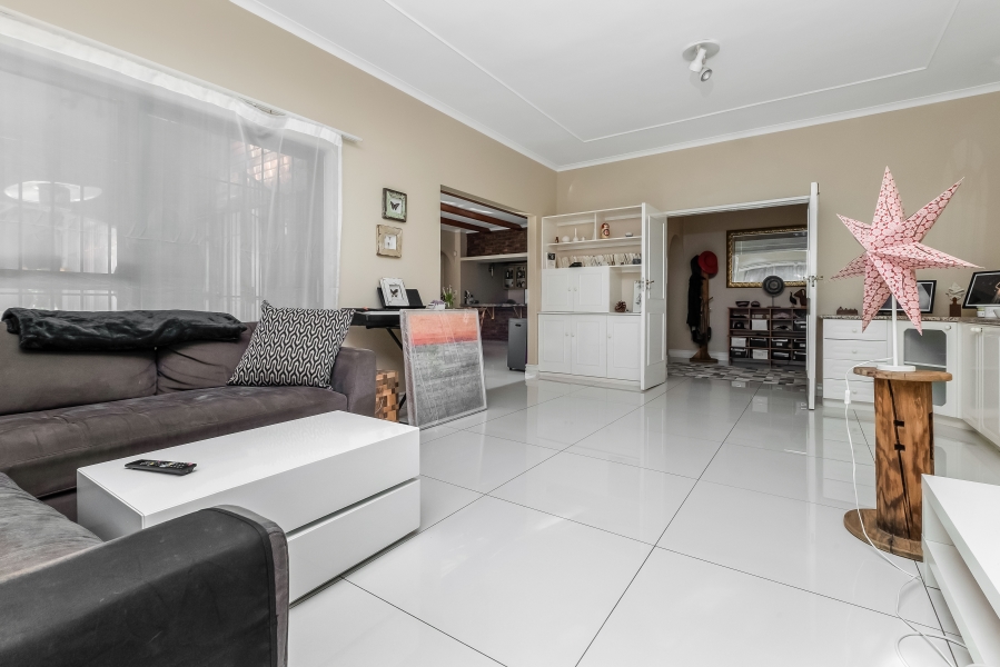 To Let 4 Bedroom Property for Rent in Morningside Ext 40 Gauteng