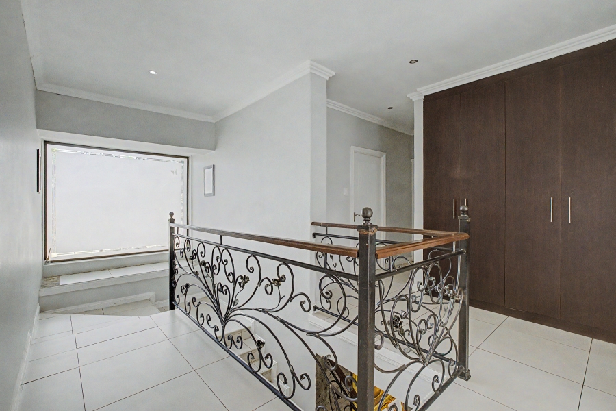 5 Bedroom Property for Sale in Beverley Gauteng