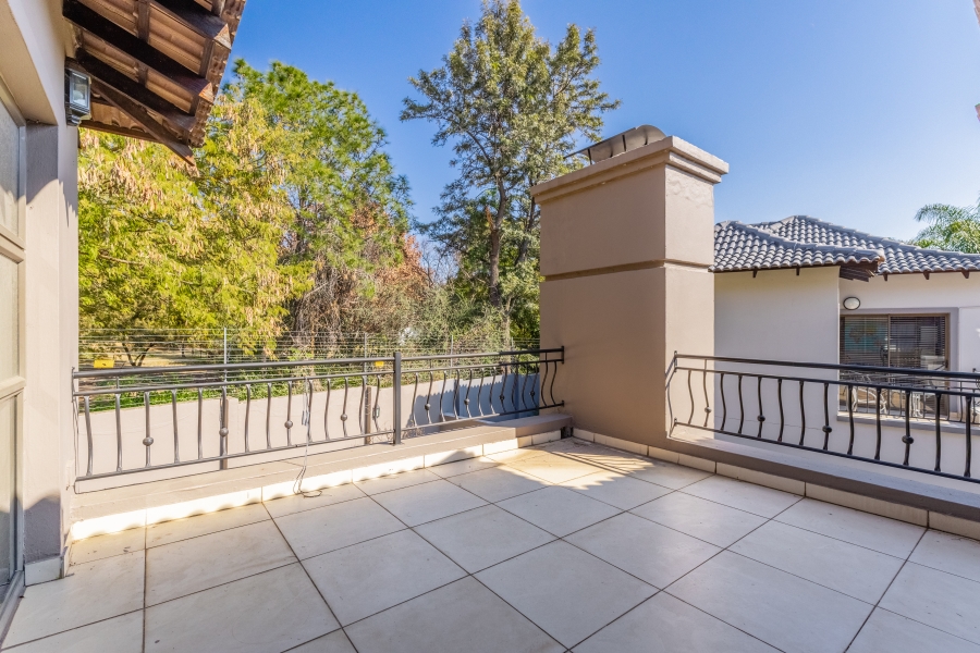 5 Bedroom Property for Sale in Beverley Gauteng