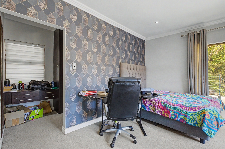 5 Bedroom Property for Sale in Beverley Gauteng