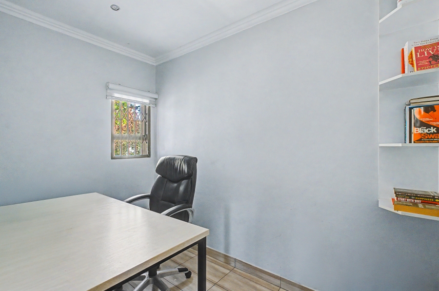 5 Bedroom Property for Sale in Beverley Gauteng
