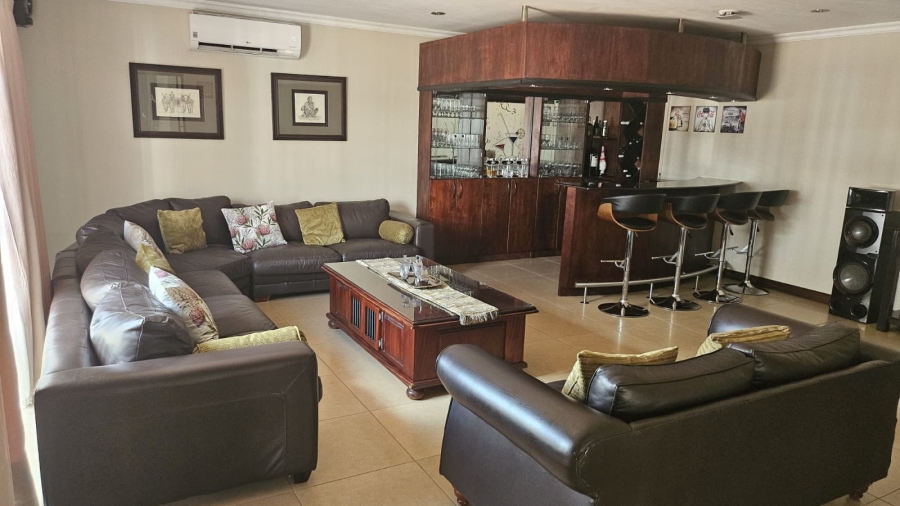 6 Bedroom Property for Sale in Three Rivers Proper Gauteng
