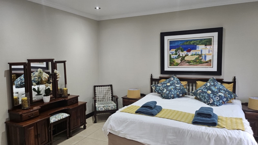 6 Bedroom Property for Sale in Three Rivers Proper Gauteng
