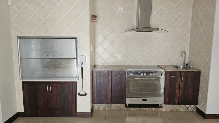 6 Bedroom Property for Sale in Three Rivers Proper Gauteng