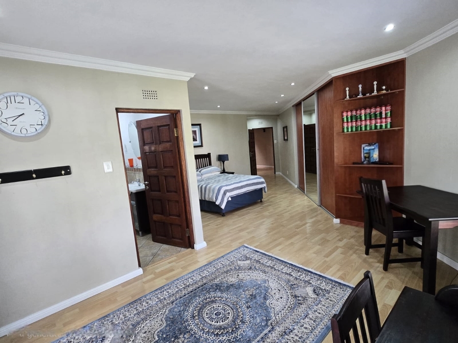 6 Bedroom Property for Sale in Three Rivers Proper Gauteng