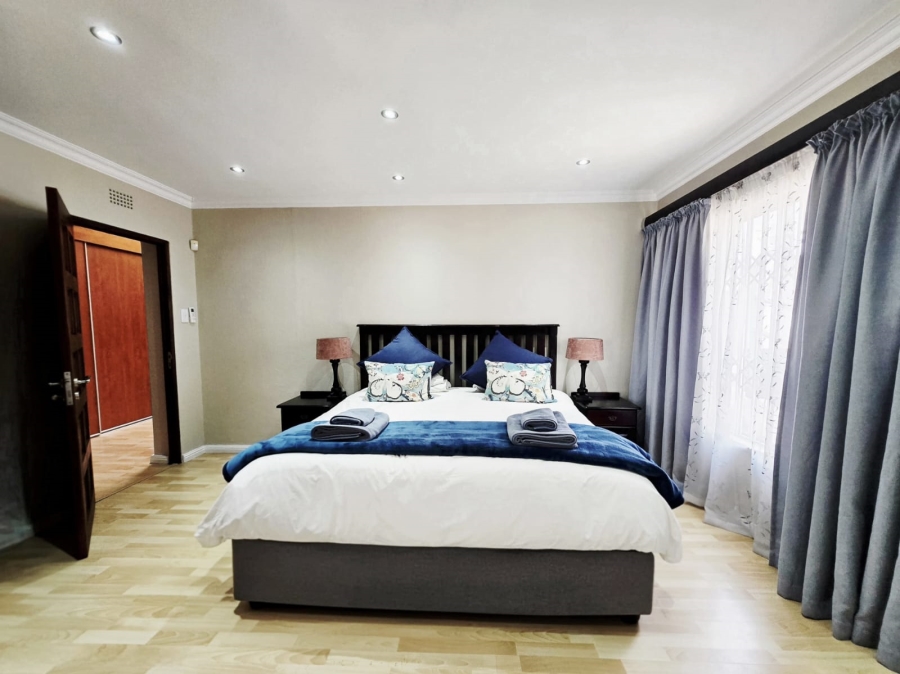 6 Bedroom Property for Sale in Three Rivers Proper Gauteng