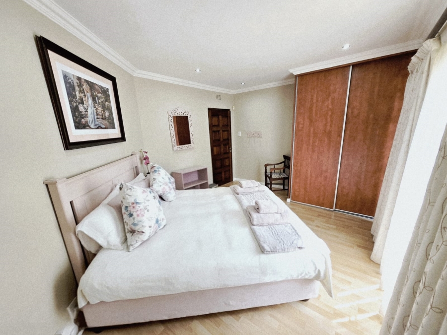 6 Bedroom Property for Sale in Three Rivers Proper Gauteng