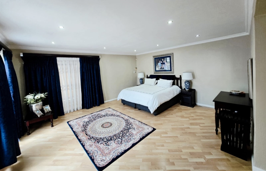 6 Bedroom Property for Sale in Three Rivers Proper Gauteng