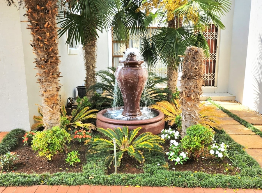 6 Bedroom Property for Sale in Three Rivers Proper Gauteng