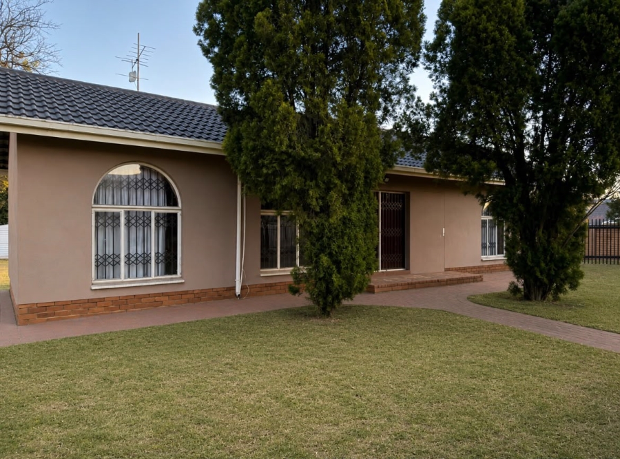 3 Bedroom Property for Sale in Vanderbijlpark SE 6 Gauteng