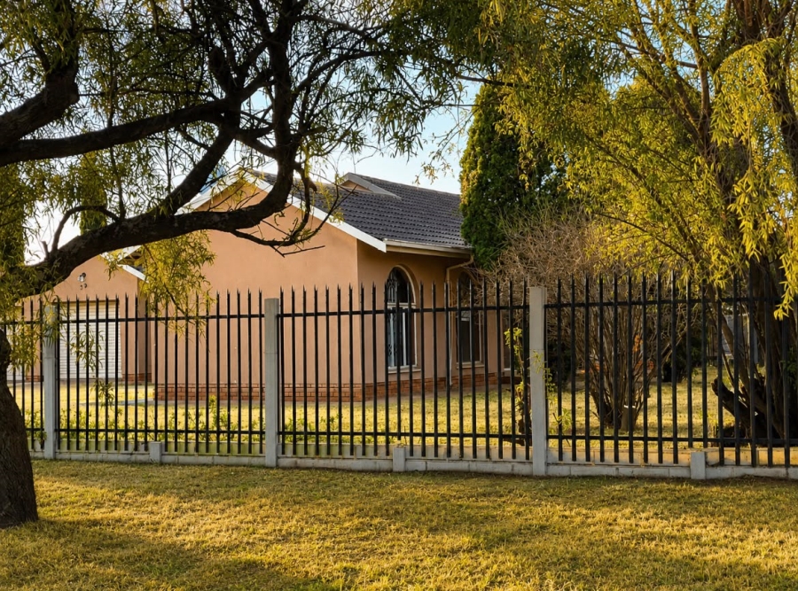 3 Bedroom Property for Sale in Vanderbijlpark SE 6 Gauteng