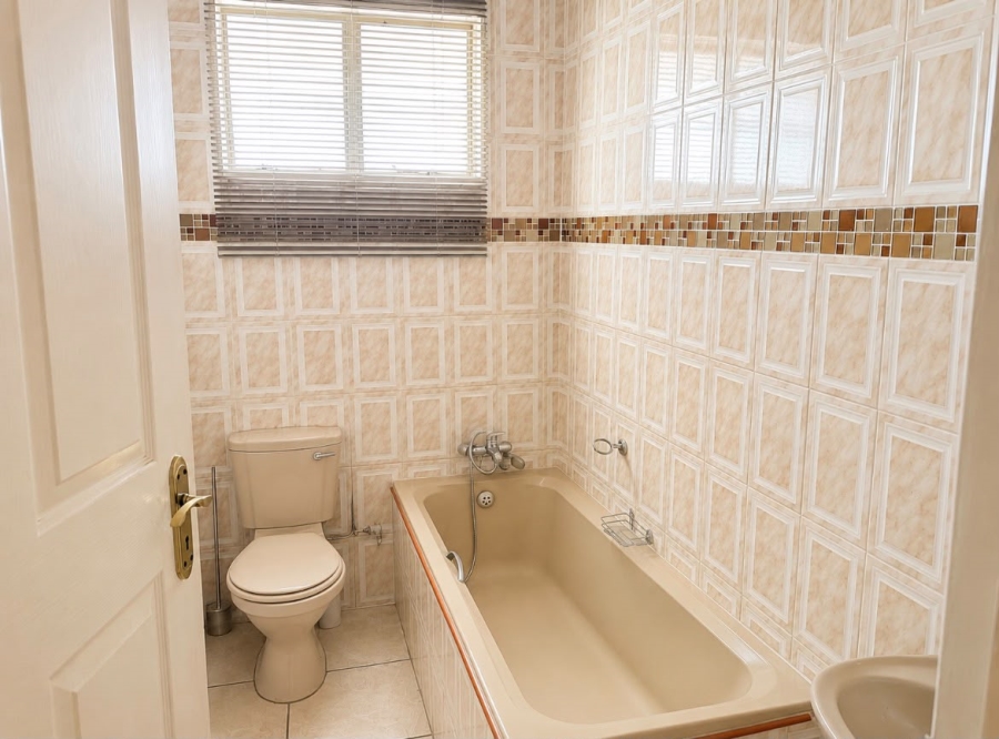 2 Bedroom Property for Sale in Vanderbijlpark Cw 6 Gauteng