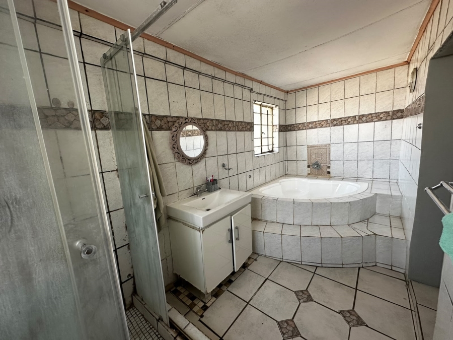 3 Bedroom Property for Sale in Roodepoort North Gauteng