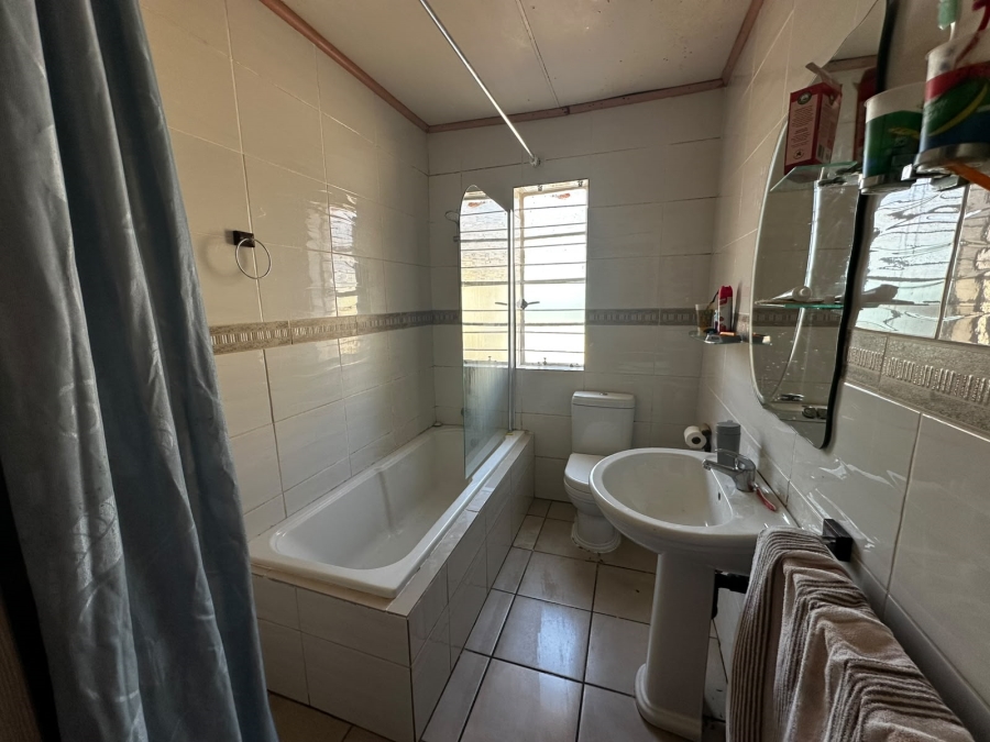 3 Bedroom Property for Sale in Roodepoort North Gauteng