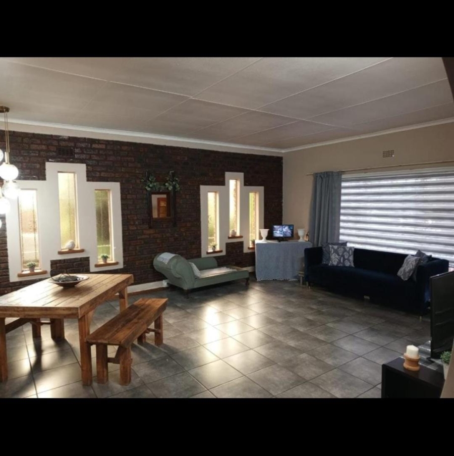 3 Bedroom Property for Sale in Meyerton Central Gauteng
