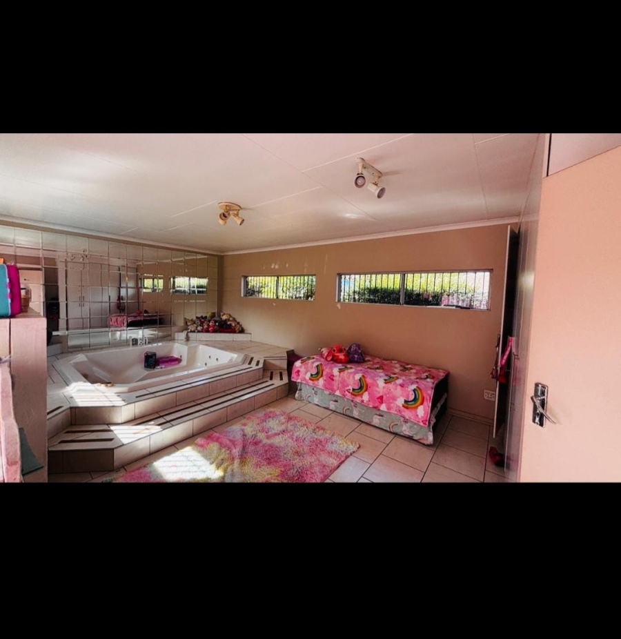 3 Bedroom Property for Sale in Meyerton Central Gauteng