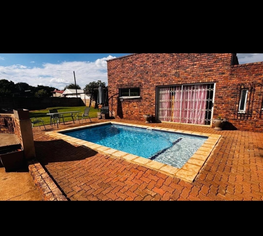3 Bedroom Property for Sale in Meyerton Central Gauteng