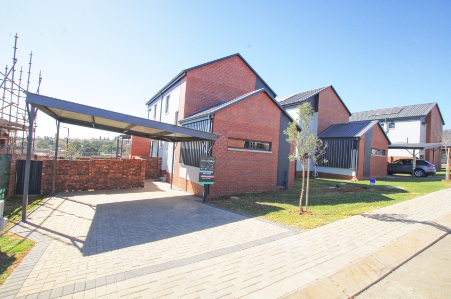 4 Bedroom Property for Sale in North Riding Gauteng