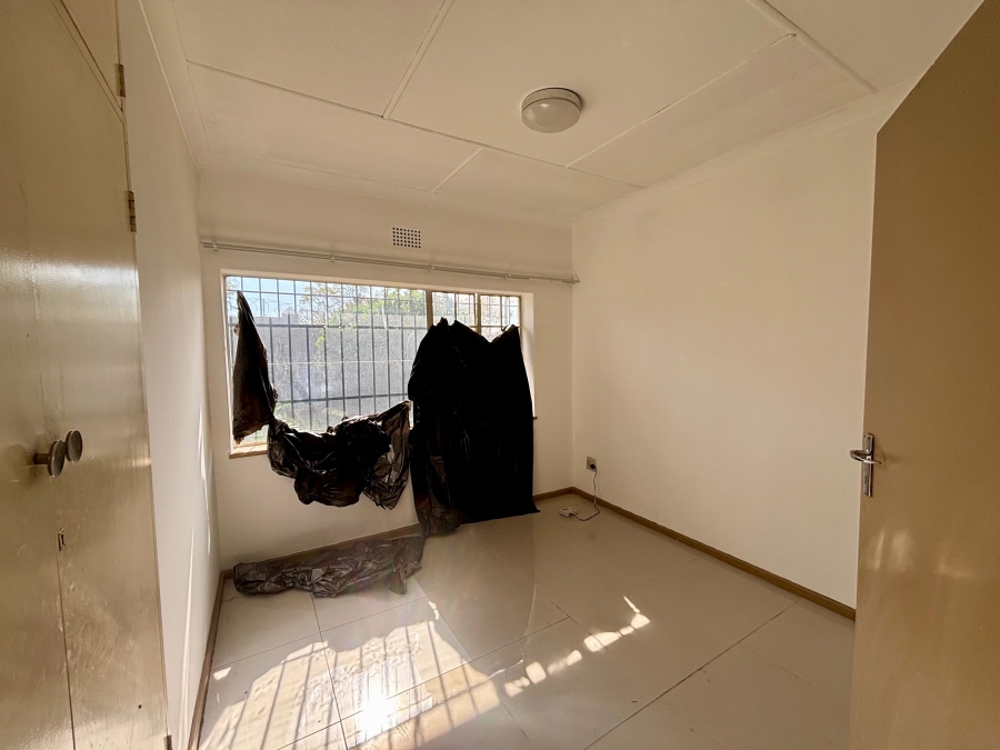 To Let 3 Bedroom Property for Rent in Blairgowrie Gauteng
