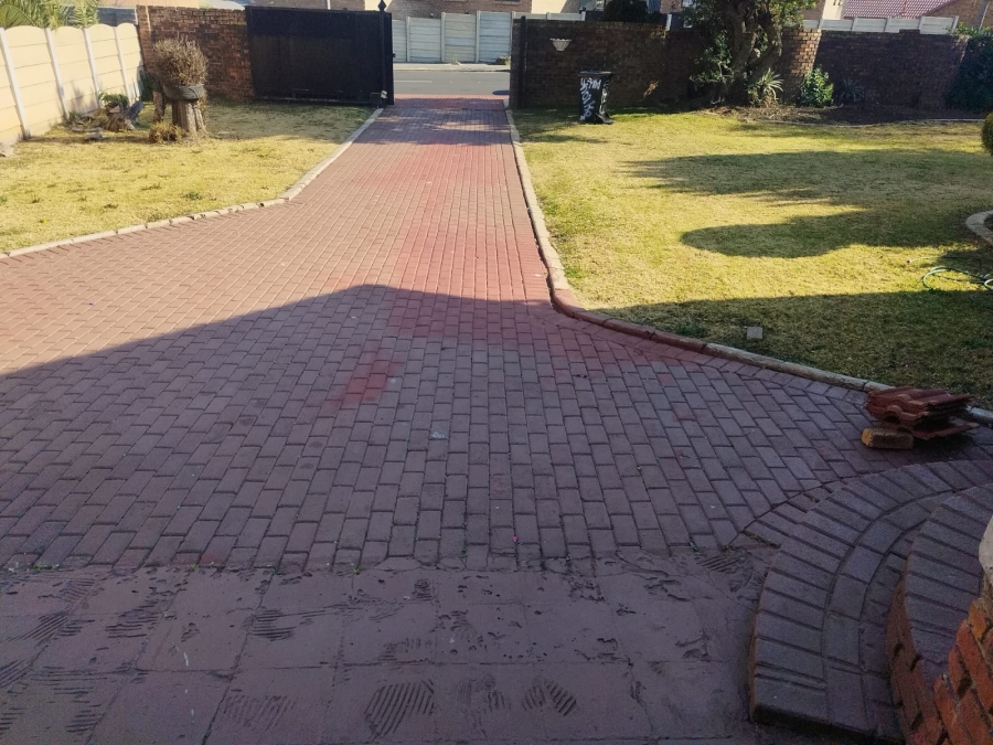 4 Bedroom Property for Sale in Norkem Park Gauteng