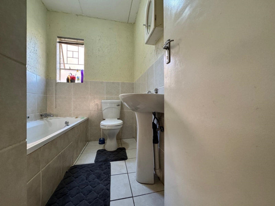 2 Bedroom Property for Sale in Arundo Estate Gauteng
