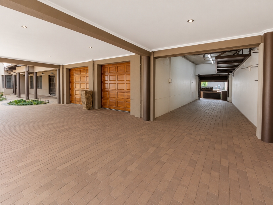 5 Bedroom Property for Sale in Eveleigh Gauteng