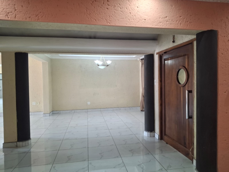 5 Bedroom Property for Sale in Eveleigh Gauteng