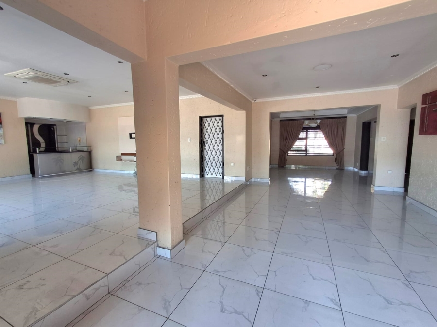5 Bedroom Property for Sale in Eveleigh Gauteng