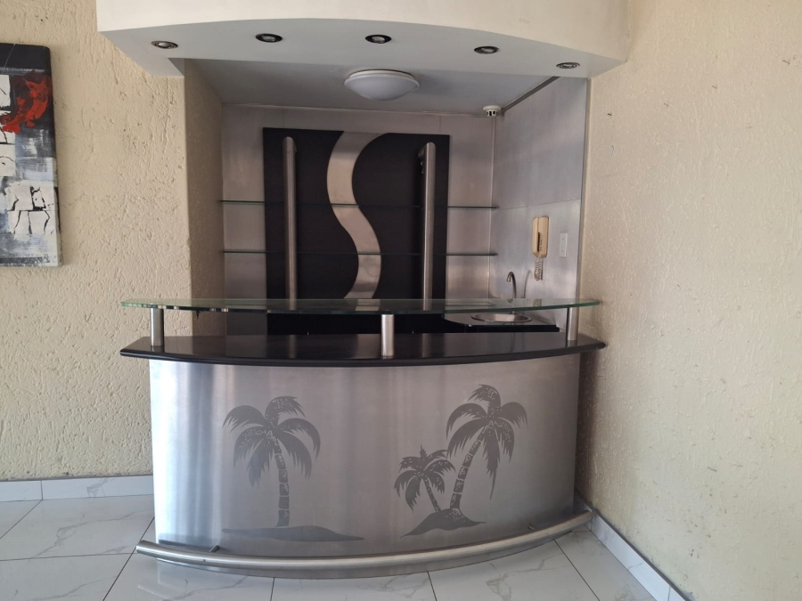 5 Bedroom Property for Sale in Eveleigh Gauteng